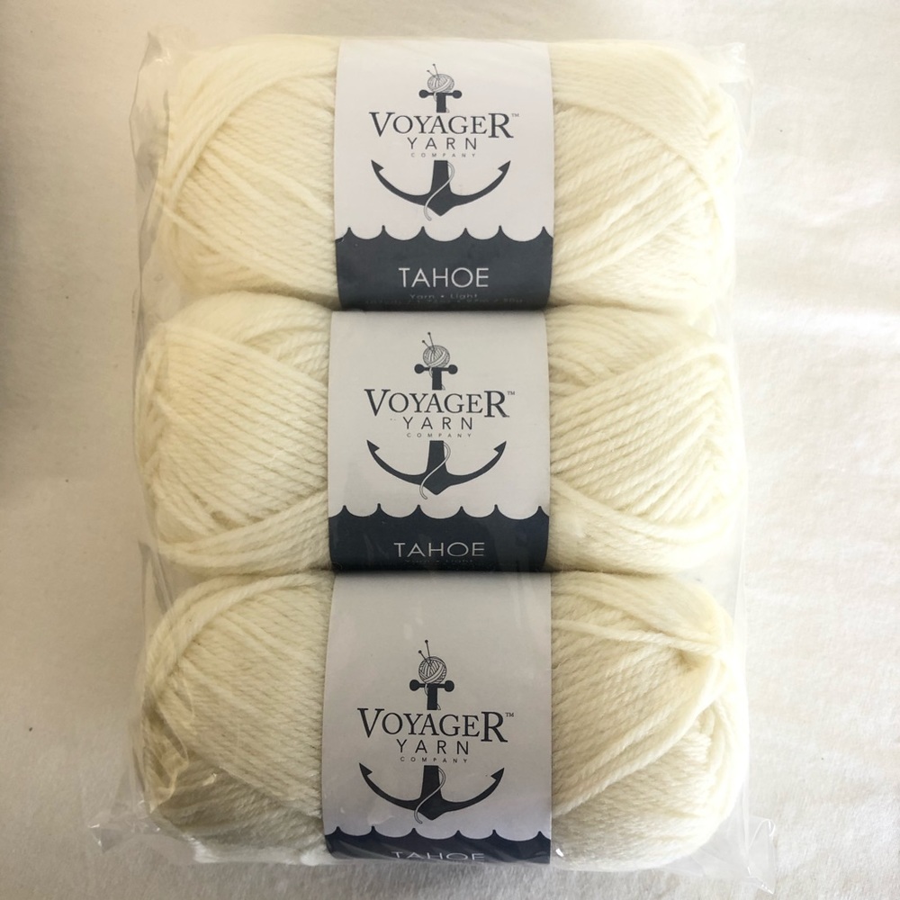 6 Voyager Lightweight Yarn Skeins White